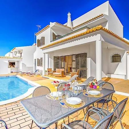 Sleeps 8 With Pool Air Con And Wifi Vila